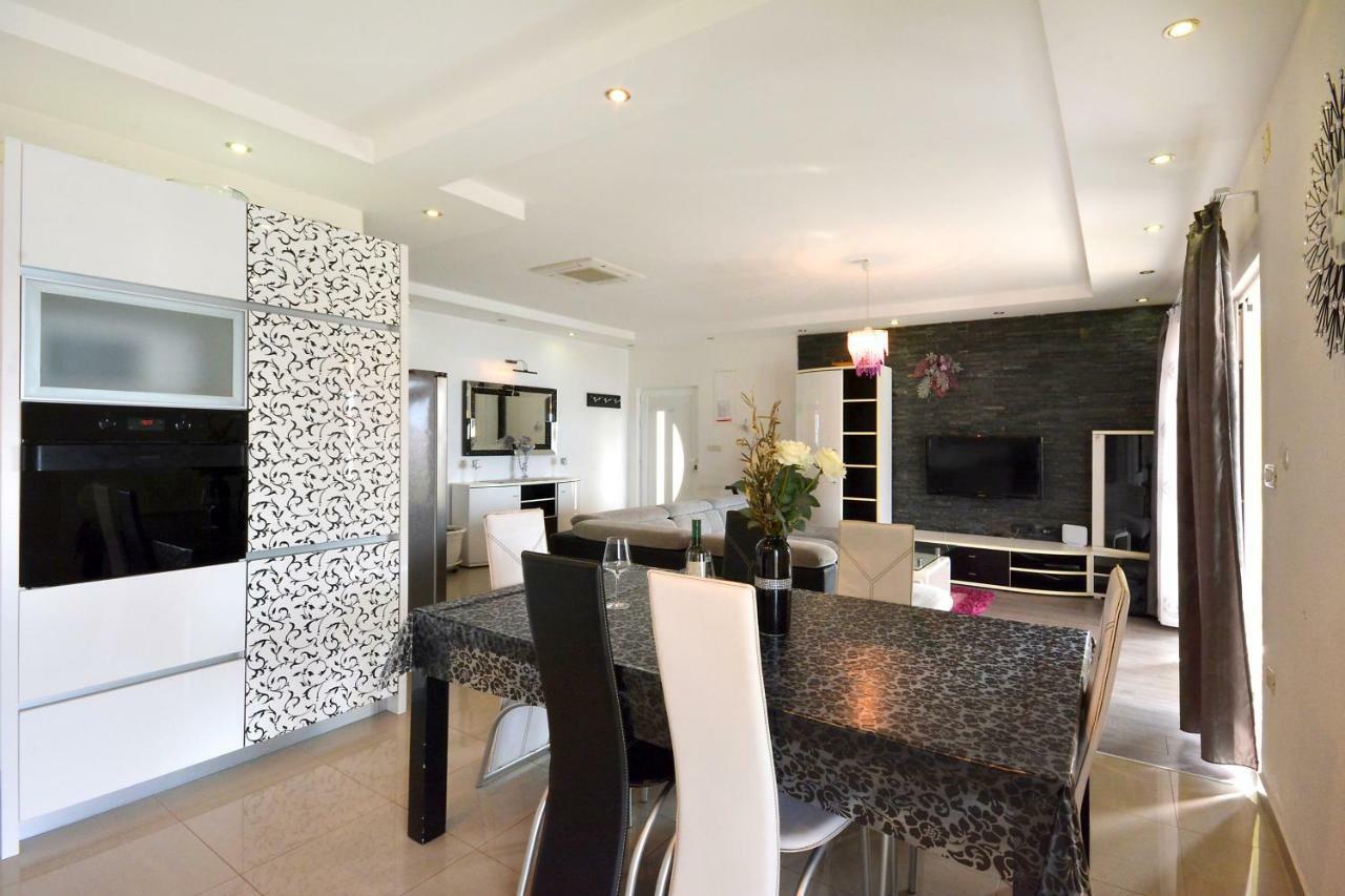 פודסטראנה Beach Apartman Petra מראה חיצוני תמונה